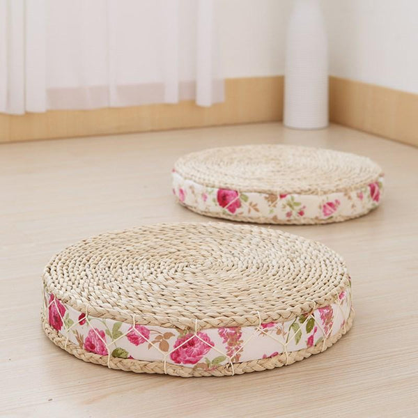 Rolly Round Straw Cushion